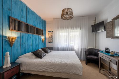 Consultez les mentions légales du site de Hôtel La Roseraie à Fouras : informations juridiques, données de l’établissement et conditions d’utilisation du site.